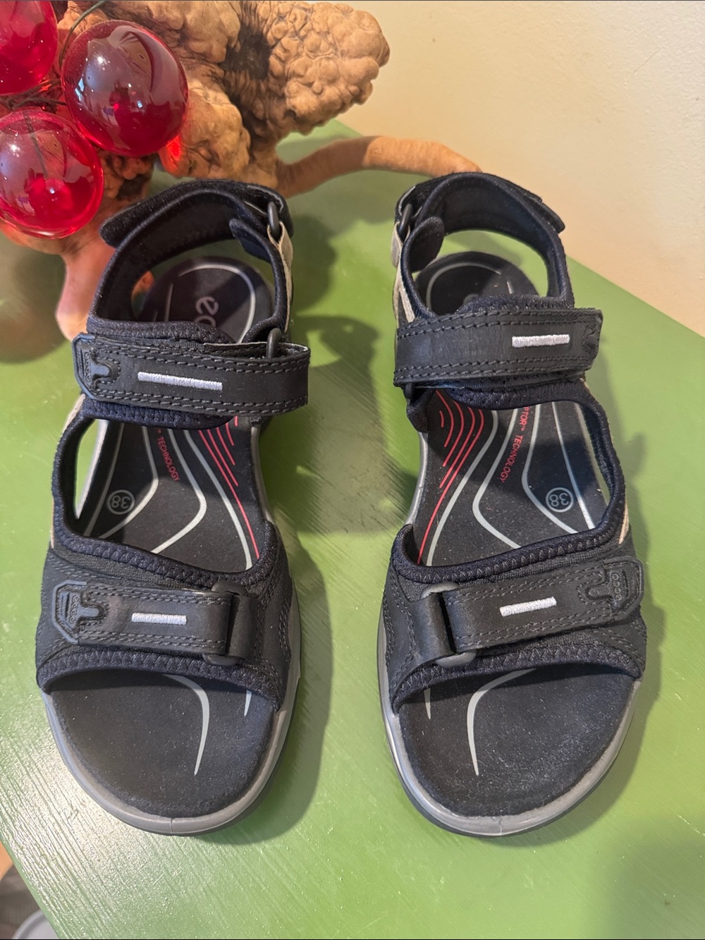 Ecco Yocatan black sandals with mole trim